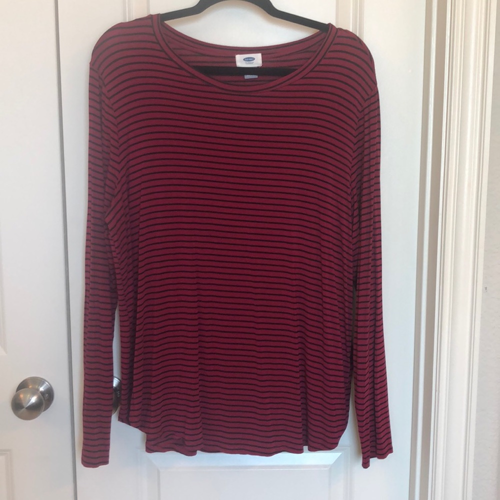 Old navy maroon and black long sleeve tee